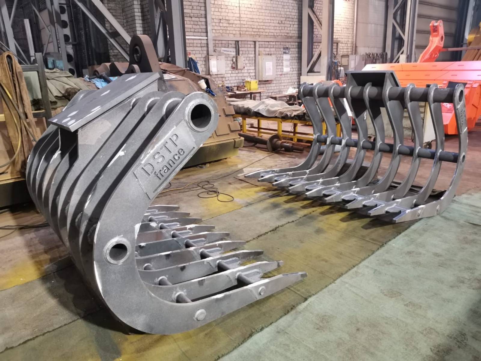 Vente de godet pour tractopelle ou mini-pelle Toulouse Haute-Garonne