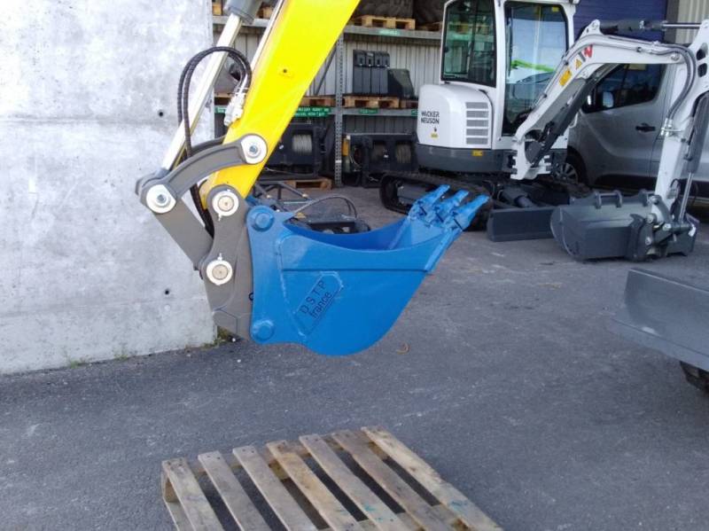 FABRICATION DE GODET DE MINI PELLE