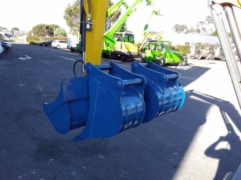 FABRICATION DE GODET DE MINI PELLE