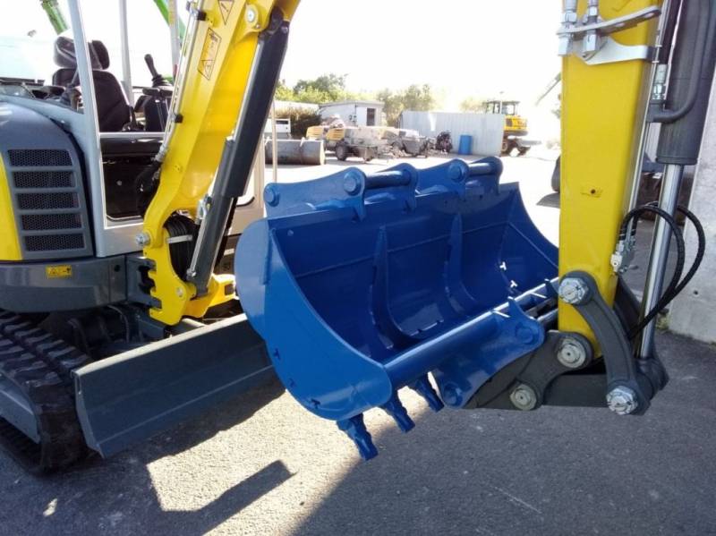 FABRICATION DE GODET DE MINI PELLE