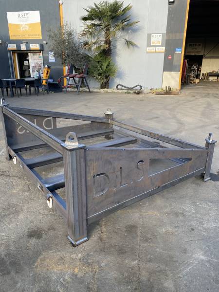 Où faire fabriquer un panier à godets sur mesure avec possibilité de reprise sur fourches en Gironde